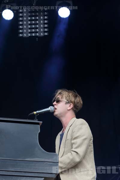 TOM ODELL - 2017-07-23 - PARIS - Hippodrome de Longchamp - Alternative Stage - 